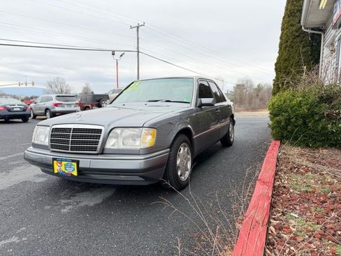 Used 1995 Mercedes-Benz E 320 Sedan image 3