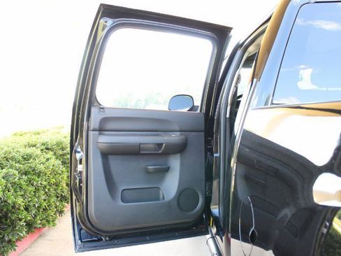 Used 2014 GMC Sierra 2500 SLE w/ SLE Preferred Package AWD/4WD image 29