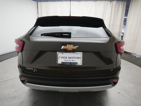 Used 2024 Chevrolet Trax LT w/ Driver Confidence Package FWD image 25