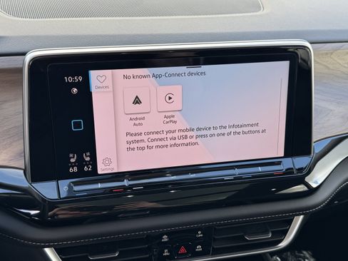 Used 2025 Volkswagen Atlas SE image 26