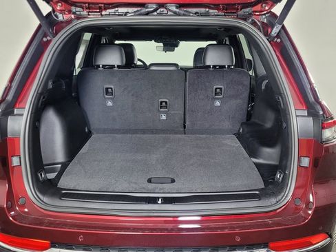 New 2025 Jeep Grand Cherokee Limited image 9