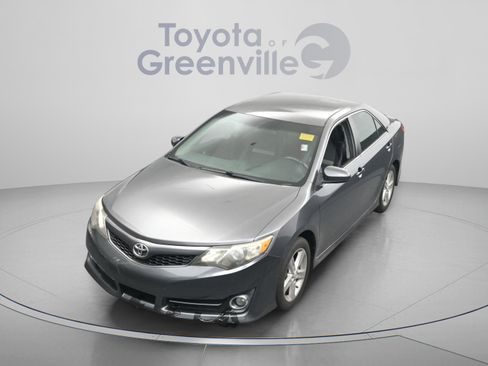 Used 2014 Toyota Camry SE FWD image 24