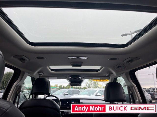Used 2025 Kia Carnival SX w/ SX Dark Edition Package FWD image 19