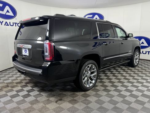 Used 2018 GMC Yukon XL Denali w/ Denali Ultimate Package image 3
