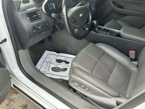 Used 2019 Chevrolet Impala LT image 10