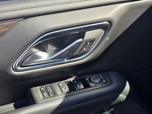 Used 2022 Chevrolet Suburban Z71 w/ Z71 Off-Road Package image 10