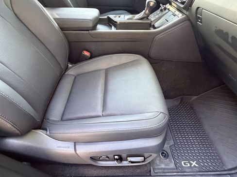 Used 2024 Lexus GX 550 AWD/4WD image 45