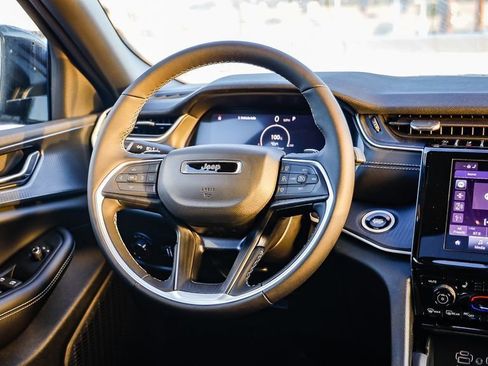 New 2025 Jeep Grand Cherokee Altitude image 43