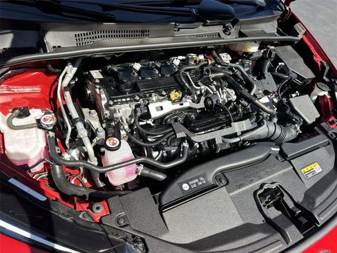 Used 2023 Toyota Prius XLE FWD image 10