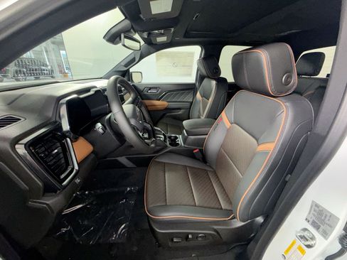 New 2026 GMC Canyon AT4 w/ Technology Plus Package AWD/4WD image 13
