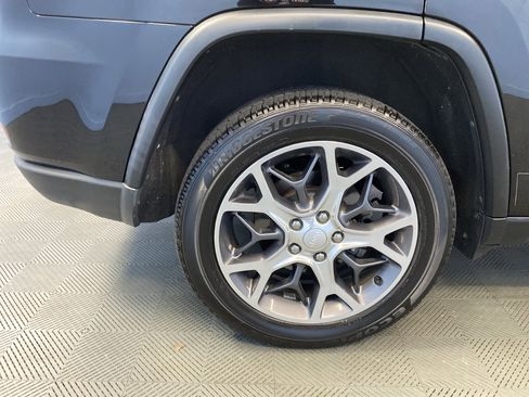 Used 2019 Jeep Grand Cherokee Limited w/ Luxury Group II image 38