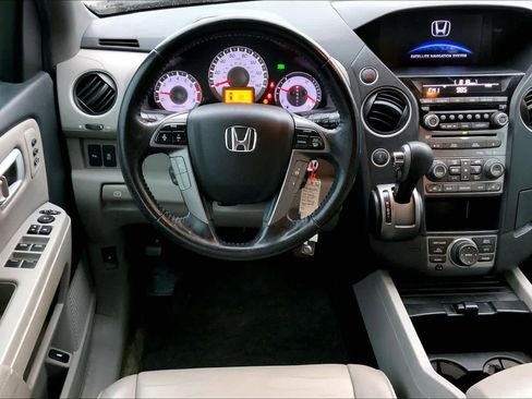 Used 2014 Honda Pilot Touring image 5