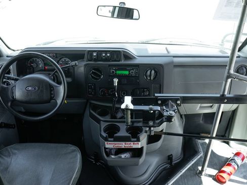 Used 2013 Ford E-450 and Econoline 450 Super Duty w/ Shuttle Bus Prep Pkg RWD image 32