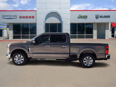 Used 2023 Ford F350 Lariat w/ Lariat Ultimate Package image 3