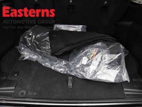 Used 2025 Jeep Wrangler Unlimited Sahara AWD/4WD image 9