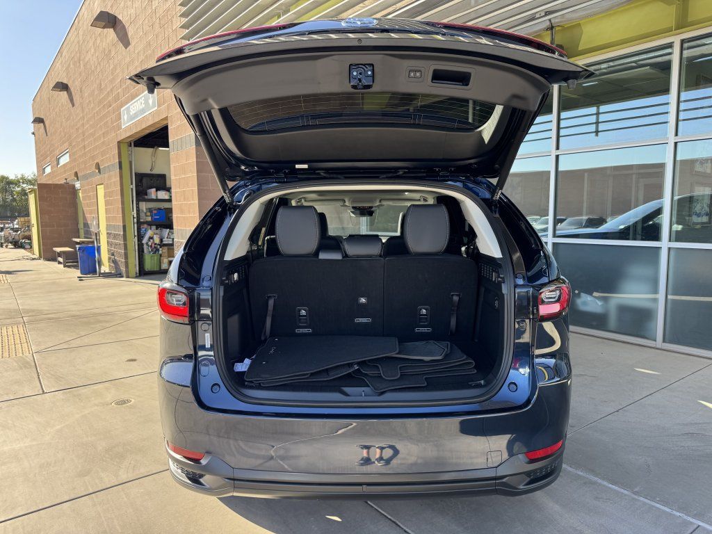 Used 2024 MAZDA CX-90 Plug-In Hybrid w/ Preferred AWD/4WD image 38