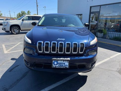 Used 2014 Jeep Cherokee Sport FWD image 2