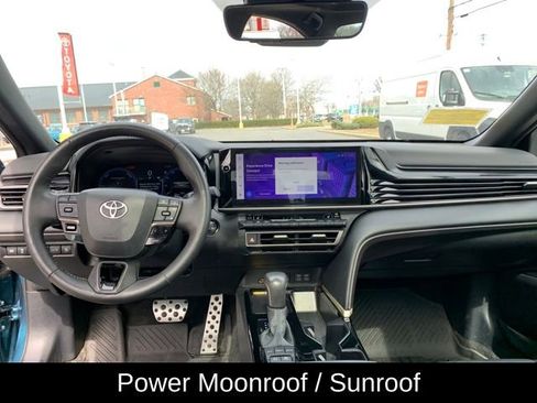 Used 2025 Toyota Camry XSE AWD/4WD image 15