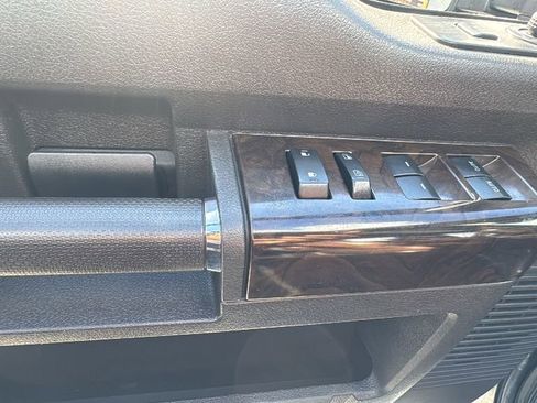 Used 2016 Ford F450 Platinum w/ Platinum Package image 18