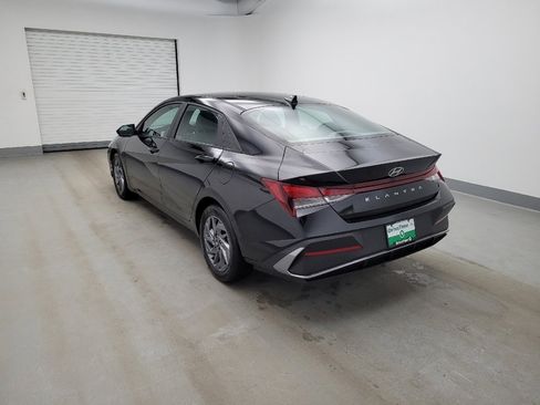 Used 2024 Hyundai Elantra SEL image 5