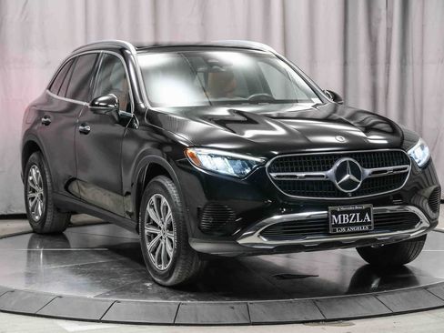 Used 2024 Mercedes-Benz GLC 300 image 4
