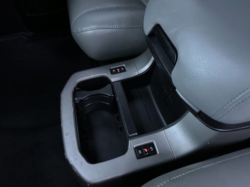 Used 2019 Toyota Sequoia Platinum image 23