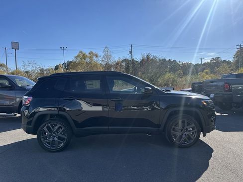 New 2026 Jeep Compass Limited w/ Sun, Sound & Navigation Group AWD/4WD image 2