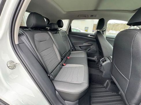 New 2026 Volkswagen Taos SE AWD/4WD image 20