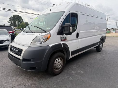Used 2021 RAM ProMaster 2500 w/ Convenience Group FWD image 3