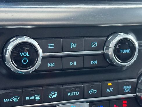 Used 2021 Ford F150 Lariat w/ Equipment Group 502A High image 44