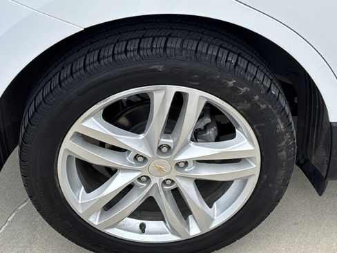 Used 2020 Chevrolet Equinox Premier image 12