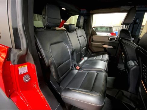 Used 2023 Ford Bronco Badlands image 19