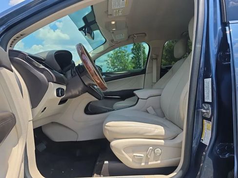 Used 2018 Lincoln MKC Premiere FWD image 15
