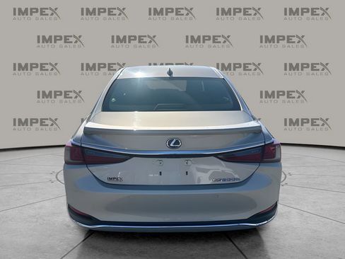 Used 2022 Lexus ES 300h Ultra Luxury image 4