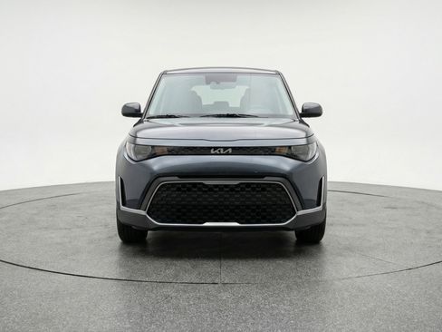 Used 2025 Kia Soul LX w/ LX Technology Package image 2