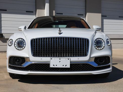 Used 2021 Bentley Flying Spur W12 image 19