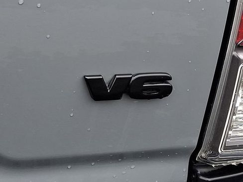 Used 2020 Toyota Tacoma TRD Sport w/ Blackout Package image 31