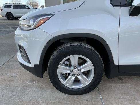 Used 2022 Chevrolet Trax LT w/ LT Convenience Package image 25