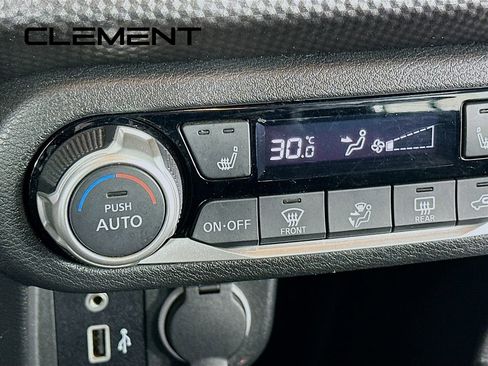 Used 2019 Nissan Kicks SV image 22