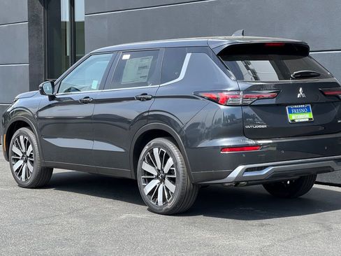 New 2026 Mitsubishi Outlander SE FWD image 7