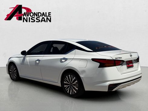 Certified 2025 Nissan Altima 2.5 SV FWD image 4