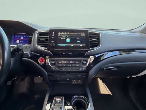 Used 2019 Honda Pilot Touring image 11