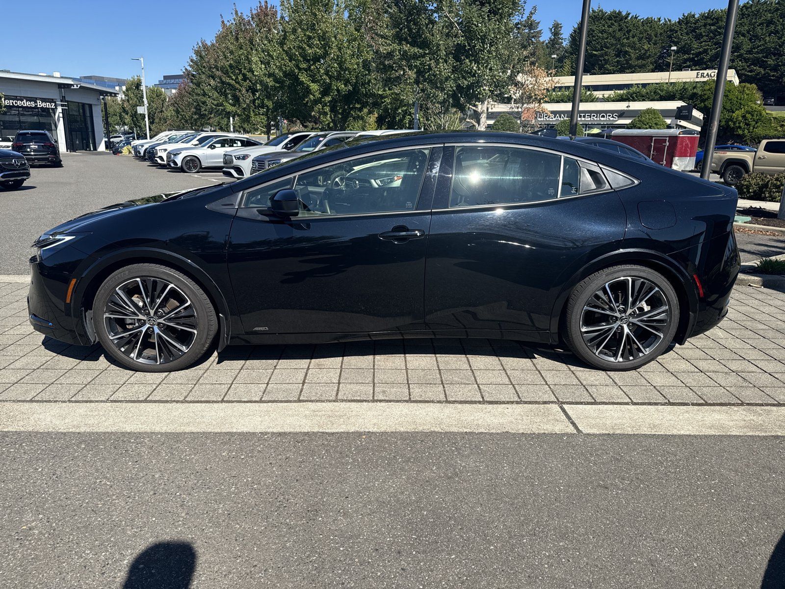 Used 2024 Toyota Prius XLE AWD/4WD image 8