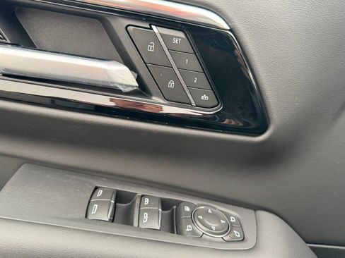 New 2025 Chevrolet Tahoe Premier w/ Sun And Tow Package AWD/4WD image 36