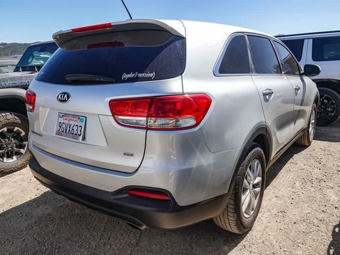Used 2017 Kia Sorento L FWD image 9