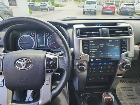 Used 2023 Toyota 4Runner SR5 AWD/4WD image 12