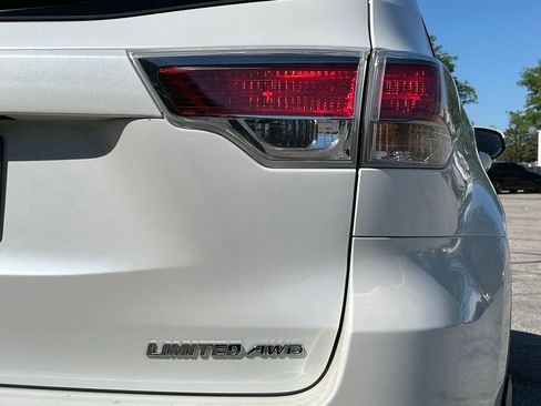 Used 2016 Toyota Highlander Limited AWD/4WD image 12