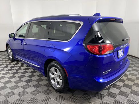 Used 2018 Chrysler Pacifica Limited w/ Advanced Safetytec Group image 10