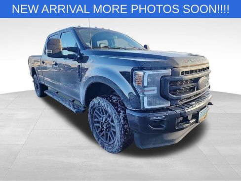 Used 2022 Ford F250 Lariat w/ Black Appearance Package image 2