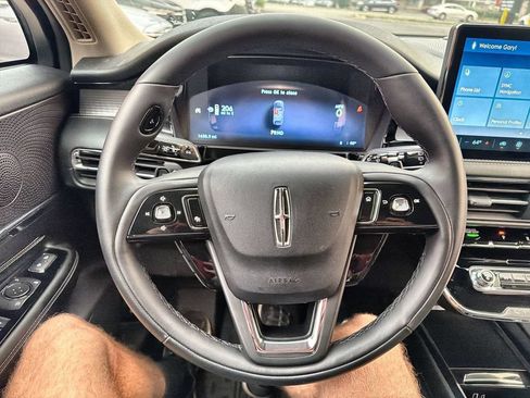 Used 2026 Lincoln Corsair Premiere FWD image 11